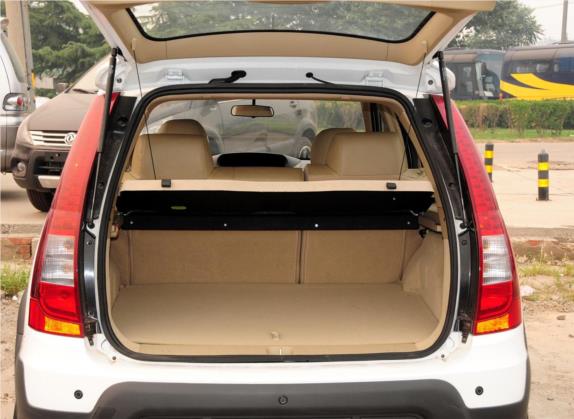 景逸SUV 2012款 1.6L 尊享型 车厢座椅   后备厢