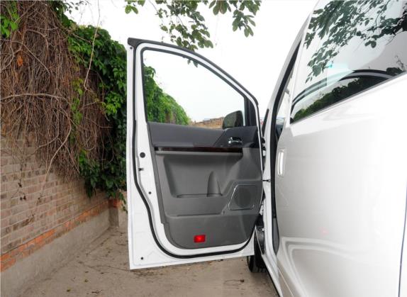 风行CM7 2014款 2.4L 手动商务型 车厢座椅   前门板