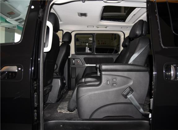 风行CM7 2014款 2.0T 手动尊享型 车厢座椅   后排空间