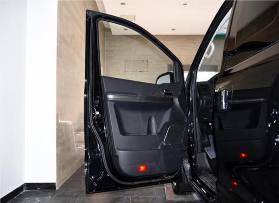 风行CM7 2014款 2.0T 手动尊享型 车厢座椅   前门板