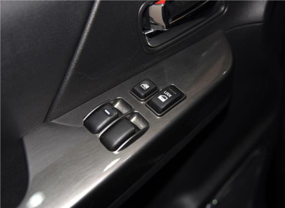 风行CM7 2014款 2.0T 手动尊享型 车厢座椅   门窗控制