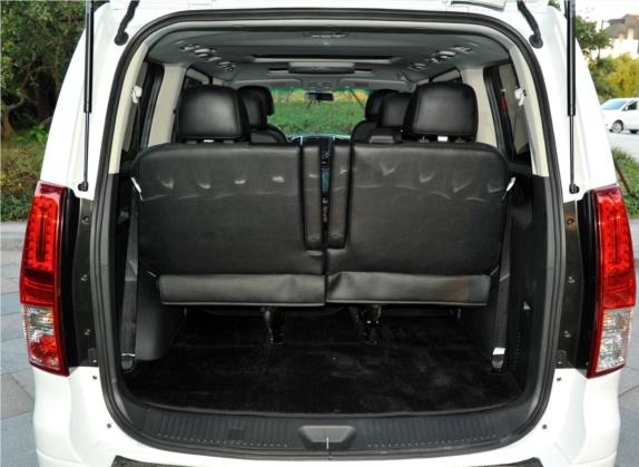 风行CM7 2014款 2.0T 手动旗舰型 车厢座椅   后备厢