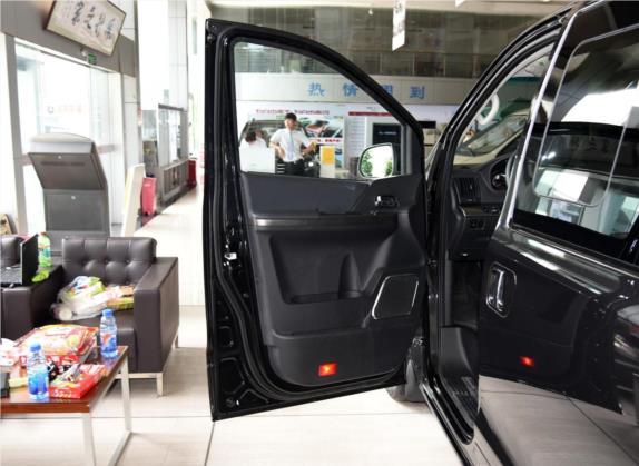 风行CM7 2014款 2.0T 手动豪华型 车厢座椅   前门板