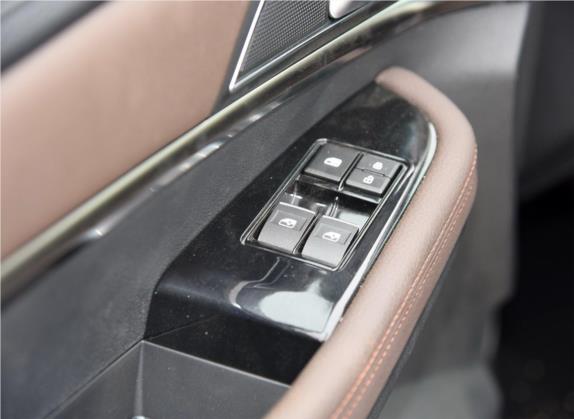 风行CM7 2018款 2.0T 自动尊享型 车厢座椅   门窗控制