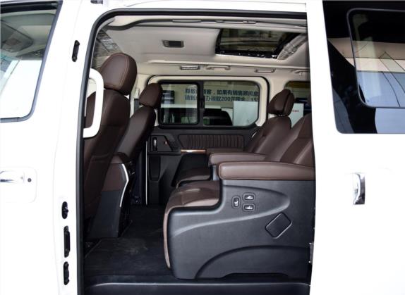 风行CM7 2018款 2.0T 自动尊贵型 车厢座椅   后排空间