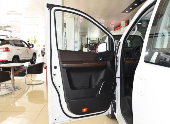风行CM7 2018款 2.0T 自动经典尊享型 车厢座椅   前门板