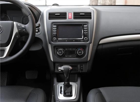 景逸S50 2014款 1.6L CVT旗舰型 中控类   中控台