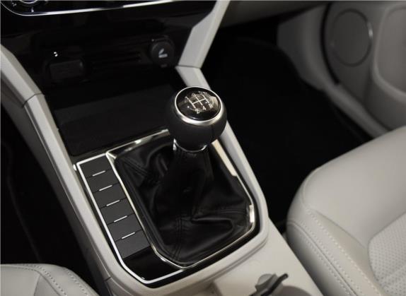 景逸S50 2017款 1.5L 手动豪华型 中控类   挡把