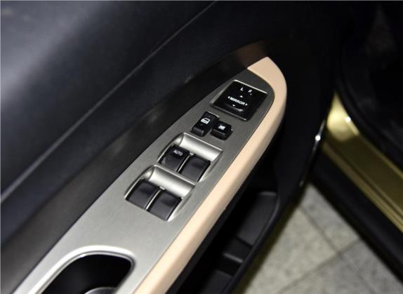 景逸X3 2015款 1.5L 舒适型 车厢座椅   门窗控制
