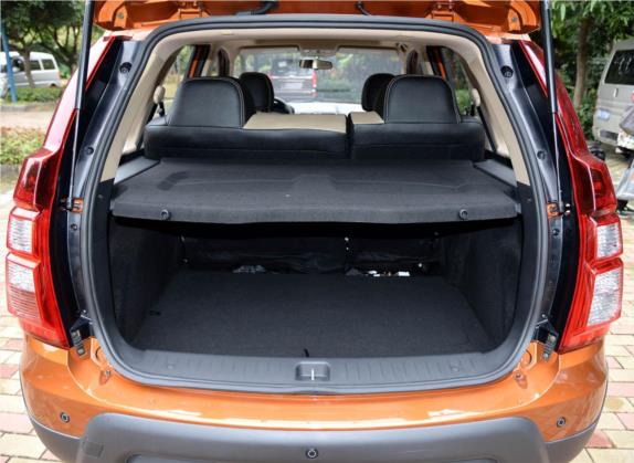 景逸X3 2015款 1.5L 豪华型 车厢座椅   后备厢