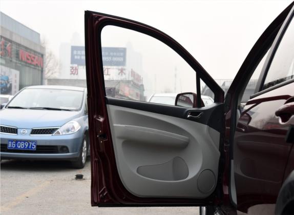 景逸X3 2016款 1.5L 舒适型 车厢座椅   前门板
