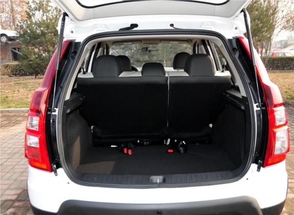 景逸X3 2016款 1.5L 豪华型 车厢座椅   后备厢