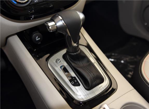 景逸XV 2015款 1.6L CVT舒适型 中控类   挡把