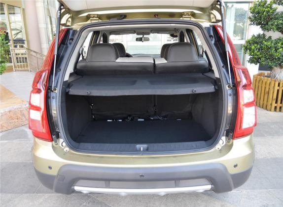 景逸XV 2015款 1.6L CVT豪华型 车厢座椅   后备厢