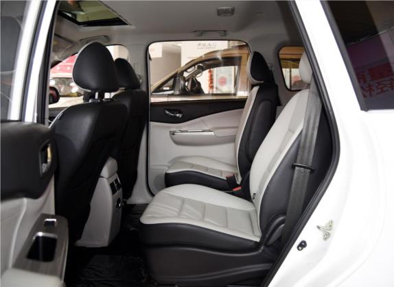 风行S500 2016款 1.6L 手动豪华型 车厢座椅   后排空间