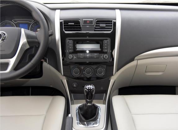 风行S500 2016款 1.5L 手动舒适型 中控类   中控台