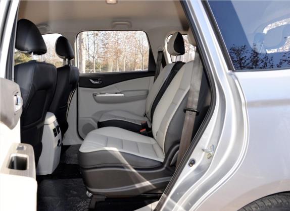 风行S500 2016款 1.5L 手动豪华型 车厢座椅   后排空间