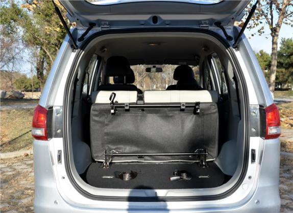 风行S500 2016款 1.5L 手动豪华型 车厢座椅   后备厢