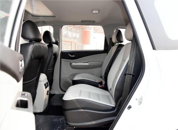 风行S500 2017款 1.5L 手动精英型 车厢座椅   后排空间