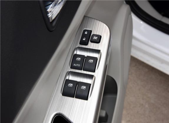 风行S500 2017款 1.5L 手动豪华型 车厢座椅   门窗控制