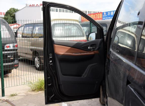 风行F600 2016款 F600 1.5T 豪华型 车厢座椅   前门板