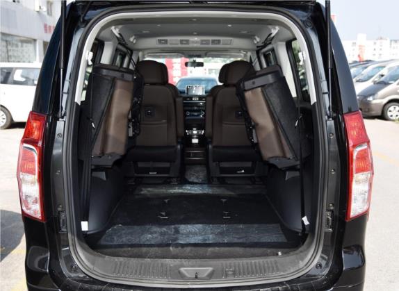 风行F600 2016款 F600L 1.5T 尊贵型 车厢座椅   后备厢