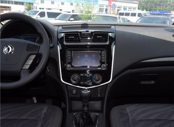 风行F600 2019款 F600L 2.0L 豪华型 7座 中控类   中控台