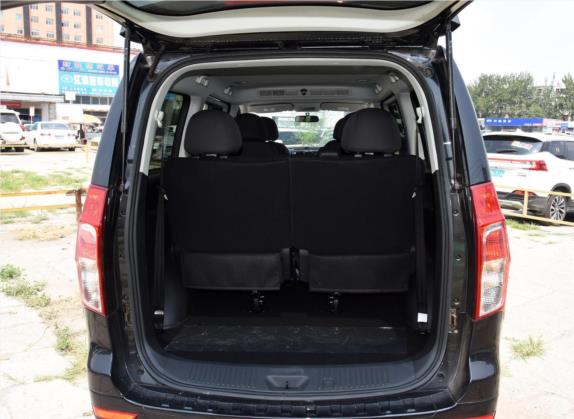 风行F600 2019款 F600L 2.0L 豪华型 7座 车厢座椅   后备厢