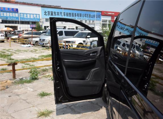 风行F600 2019款 F600L 2.0L 豪华型 7座 车厢座椅   前门板