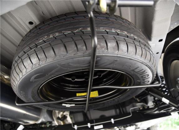 风行SX6 2016款 1.6L CVT尊享型 其他细节类   备胎