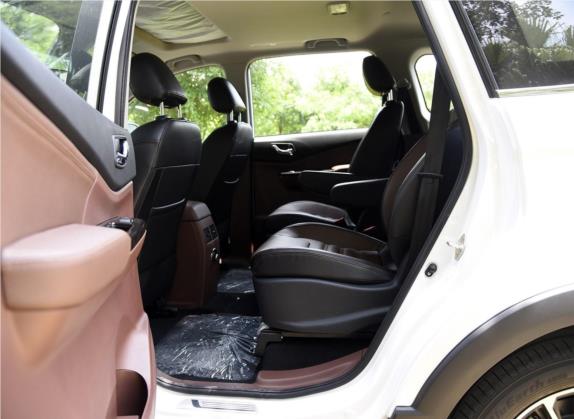 风行SX6 2016款 1.6L CVT尊享型 车厢座椅   后排空间