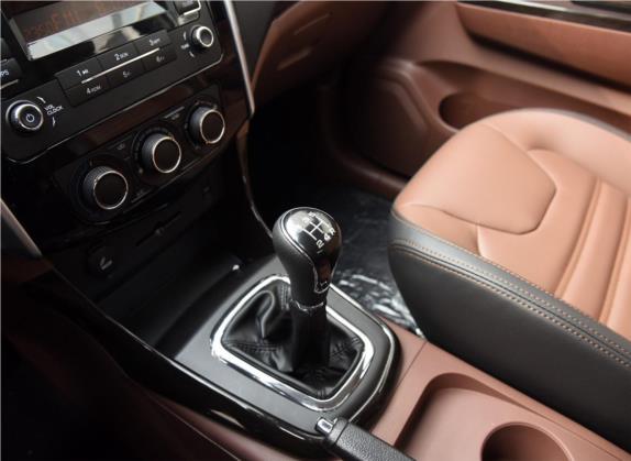 风行SX6 2016款 1.6L 手动精英型 中控类   挡把