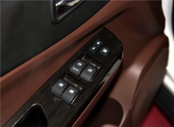 风行SX6 2016款 1.6L 手动豪华型 车厢座椅   门窗控制