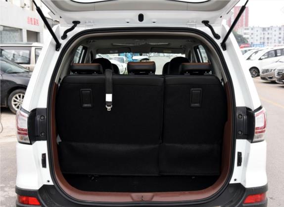 风行SX6 2016款 1.6L 手动尊享型 车厢座椅   后备厢
