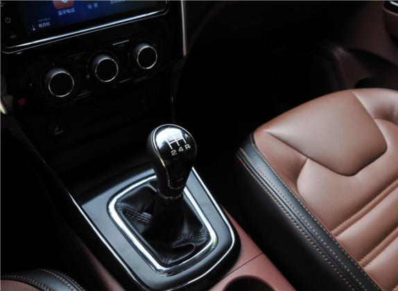 风行SX6 2016款 2.0L 手动豪华型 中控类   挡把