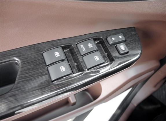 风行SX6 2016款 1.6L CVT精英型 车厢座椅   门窗控制