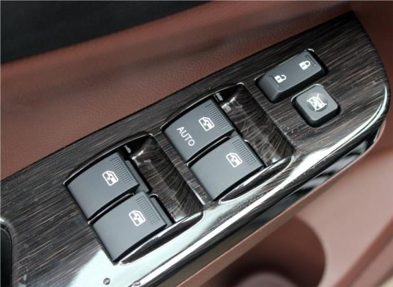 风行SX6 2018款 1.6L 手动精英型 车厢座椅   门窗控制