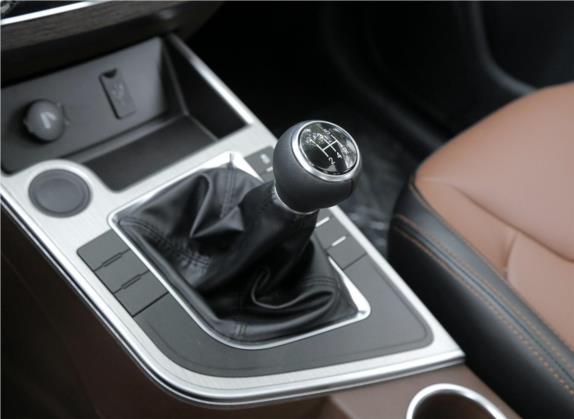 风行SX6 2018款 1.6L 手动豪华型 中控类   挡把