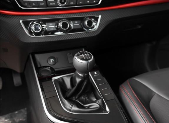 风行SX6 2019款 1.5T 手动豪华型 中控类   挡把