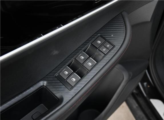 风行SX6 2019款 1.5T CVT豪华型 车厢座椅   门窗控制