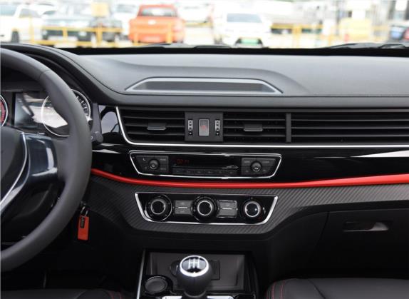 风行SX6 2019款 改款 1.6L 手动舒适型 国V 中控类   中控台