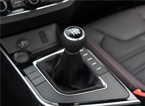 风行SX6 2019款 改款 1.6L 手动舒适型 国V 中控类   挡把