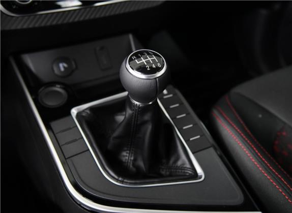 风行SX6 2019款 1.5T 手动舒适型 国V 中控类   挡把