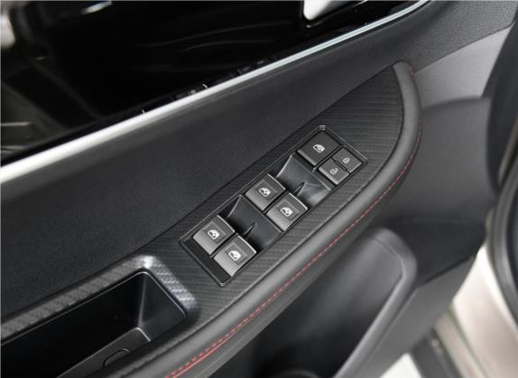 风行SX6 2019款 1.5T 手动舒适型 国V 车厢座椅   门窗控制