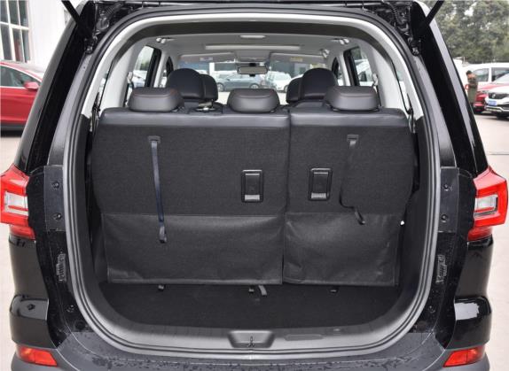 风行SX6 2019款 1.6L 手动豪华型 国VI 车厢座椅   后备厢
