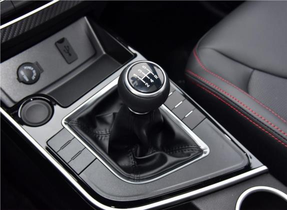 风行SX6 2019款 1.6L 手动豪华型 国VI 中控类   挡把