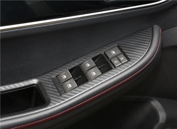 风行SX6 2019款 1.6L 手动尊享型 国VI 车厢座椅   门窗控制