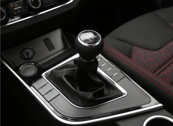 风行SX6 2020款 1.6L 手动舒适型 国VI 中控类   挡把