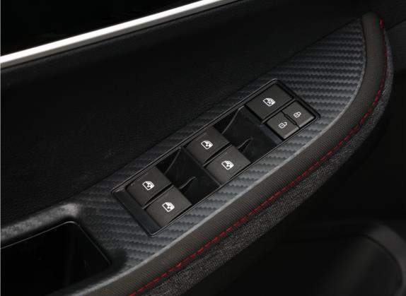 风行SX6 2020款 1.6L 手动舒适型 国VI 车厢座椅   门窗控制