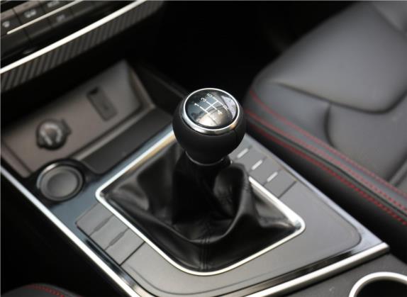 风行SX6 2020款 1.6L 手动尊享型 国VI 中控类   挡把